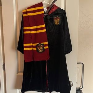 Gryffindor dress robes with wand and scarf size small 4-6